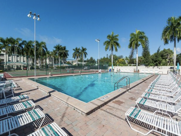 Beachside resort Garden View